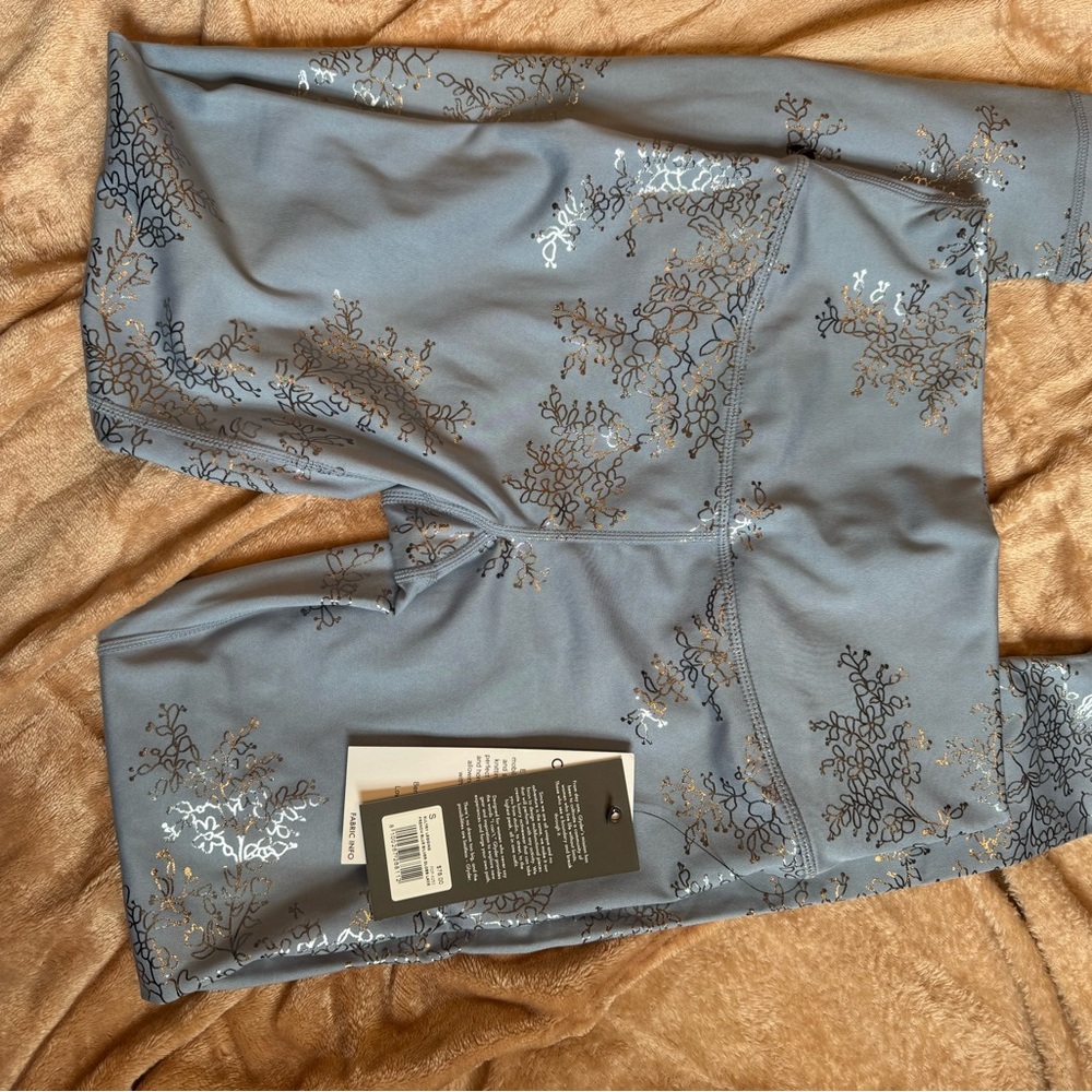 Blue patterned leggings! Brand new